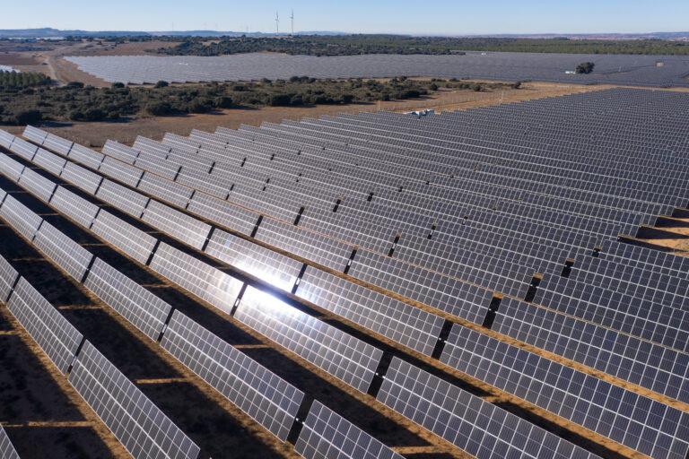 2P solar trackers | TracSmarT+2P | Solar Steel
